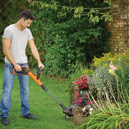 Black & Decker STC1820PC Power Hedge Trimmer 2.6 Kg 2 Black & Decker STC1820PC Power Hedge Trimmer 2.6 Kg - Image 2