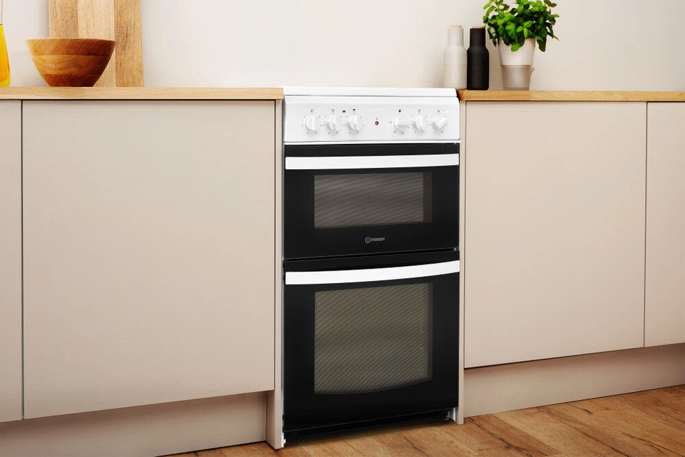 Indesit ID5V92KMW/UK Cooker Freestanding Cooker Electric Ceramic Black, White A 4 Indesit ID5V92KMW/UK Cooker Freestanding Cooker Electric Ceramic Black, White A - Image 4