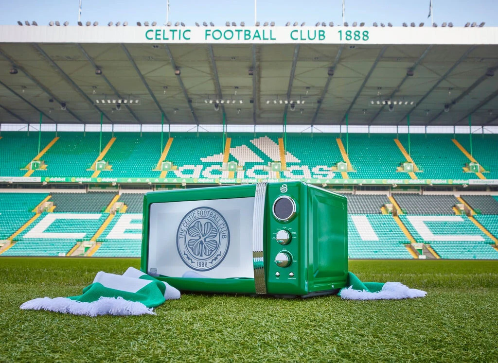 Swan 800W Celtic FC Green Digital Microwave 3 Swan 800W Celtic FC Green Digital Microwave - Image 3