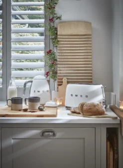 Smeg TSF01WHMUK Toaster 6 2 Slice(s) 950 W White -Quality Home Appliances Store cfbc64e8f6811a93bf3d8df9e304b25f